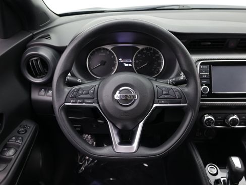 Used 2019 Nissan Kicks S FWD image 27