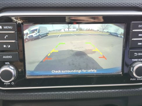 Used 2021 Nissan Kicks S image 2