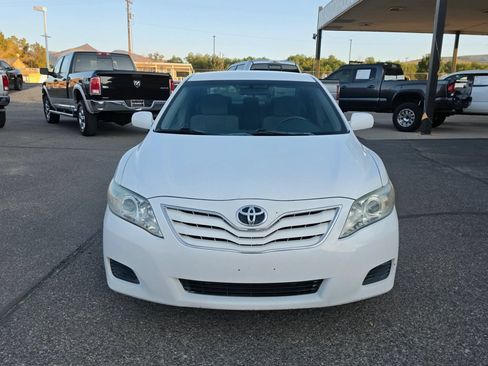 Used 2010 Toyota Camry LE FWD image 7