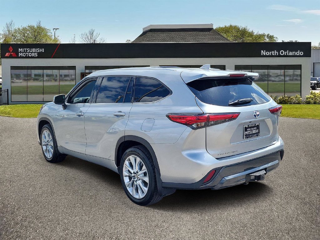 Used 2020 Toyota Highlander Limited AWD/4WD image 2
