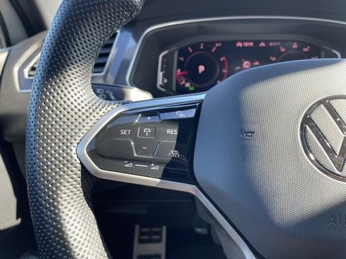 Used 2024 Volkswagen Tiguan SEL R-Line image 15