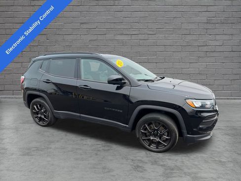 Used 2023 Jeep Compass Latitude w/ Convenience Group AWD/4WD image 8
