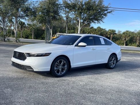 Used 2024 Honda Accord EX image 11