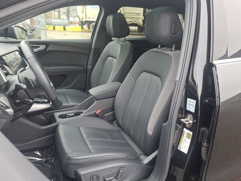 Used 2022 Audi Q4 e-tron Premium Plus image 11