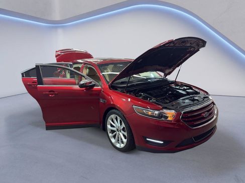 Used 2018 Ford Taurus Limited AWD/4WD image 9