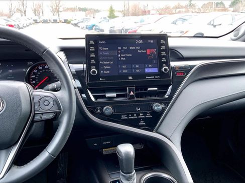 Used 2021 Toyota Camry XSE image 7