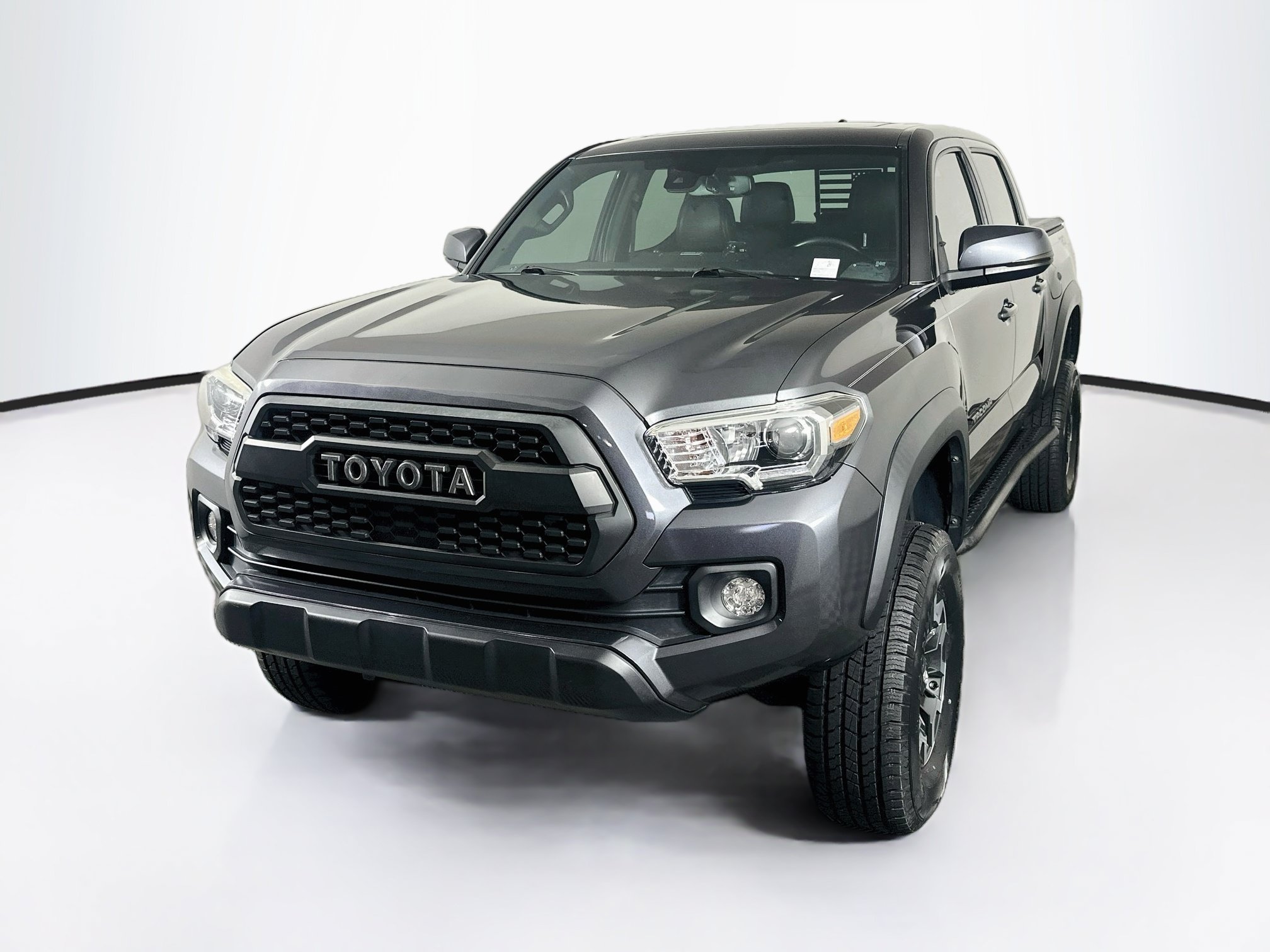 Used 2020 Toyota Tacoma TRD Off-Road w/ TRD Premium Off Road Package AWD/4WD image 3