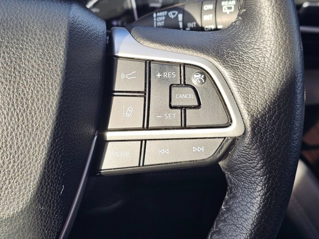 Used 2021 Toyota Sienna XLE FWD image 20