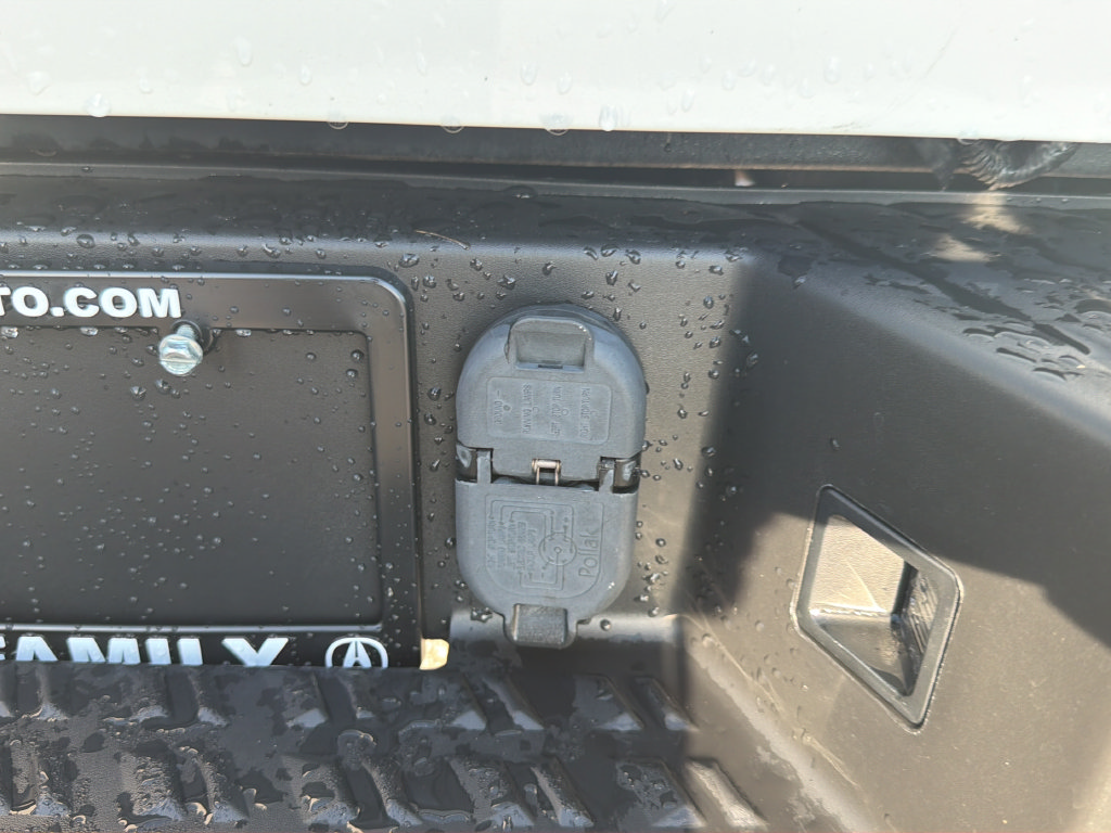 Used 2021 Nissan Titan PRO-4X w/ Pro-4x Convenience Package AWD/4WD image 21