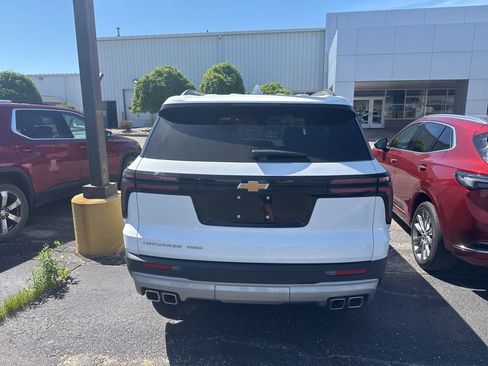 Used 2025 Chevrolet Traverse LT AWD/4WD image 5