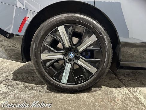 Used 2022 BMW iX xDrive50 w/ Premium Package AWD/4WD image 33