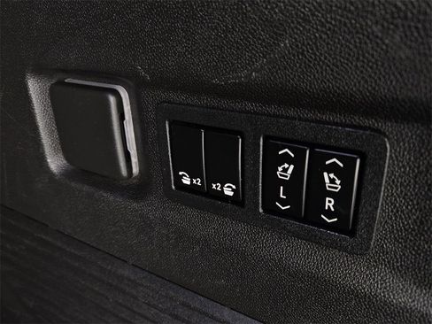 Used 2021 GMC Yukon XL AT4 w/ AT4 Premium Plus Package image 36