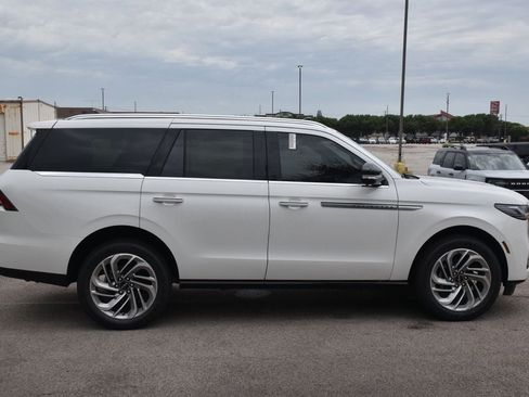 New 2026 Lincoln Navigator Reserve AWD/4WD image 5