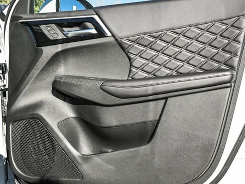 New 2025 Mitsubishi Outlander SEL image 10