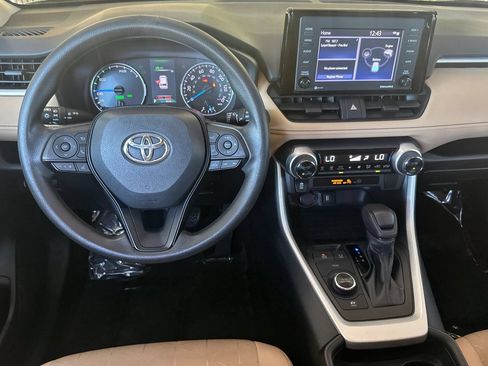Certified 2021 Toyota RAV4 XLE AWD/4WD image 18