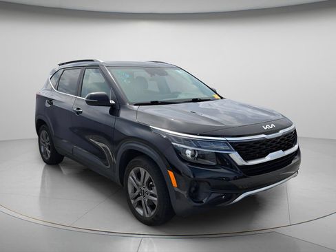 Used 2023 Kia Seltos S FWD image 4