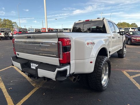 Used 2023 Ford F350 Platinum w/ FX4 Off-Road Package image 7