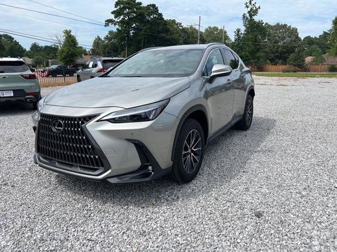 Used 2025 Lexus NX 250 FWD w/ Towing Package (2000 Lbs) image 3