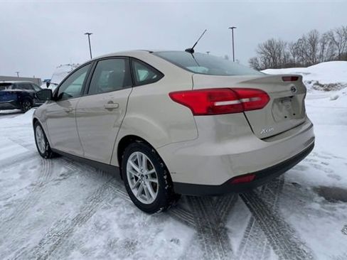Used 2017 Ford Focus SE w/ Cold Weather Package image 6