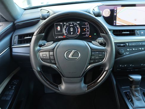 Used 2019 Lexus ES 350 image 16