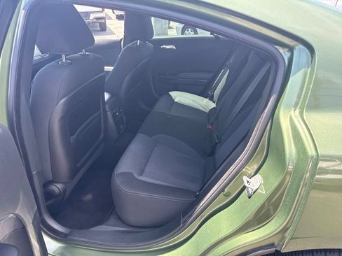 Used 2018 Dodge Charger SXT w/ Blacktop Package RWD image 5