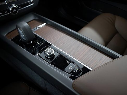 New 2024 Volvo XC60 T8 Plus w/ Protection Package Premier image 21