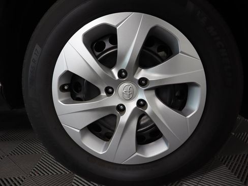 Used 2023 Toyota RAV4 LE image 31