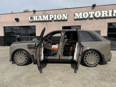 Used 2026 Rolls-Royce Cullinan AWD/4WD image 25