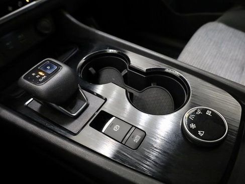 Used 2021 Nissan Rogue SV image 24