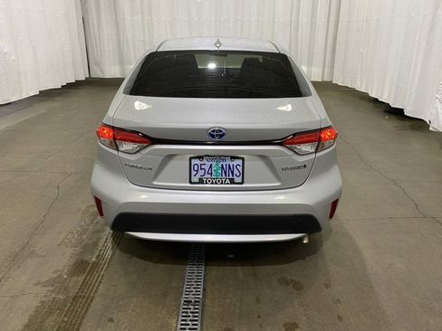 Certified 2022 Toyota Corolla LE image 5