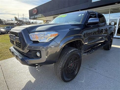 Used 2020 Toyota Tacoma SR image 24