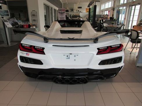 Used 2024 Chevrolet Corvette Z06 image 3