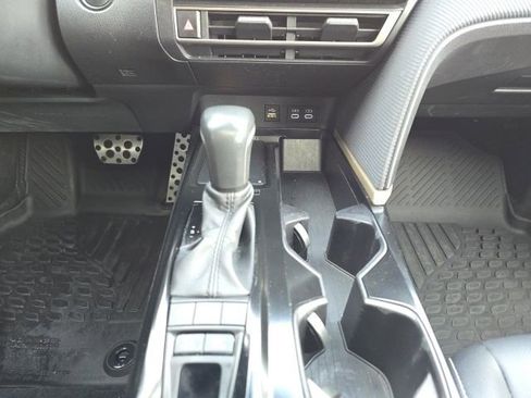 Used 2025 Toyota Camry SE w/ Convenience Package image 20