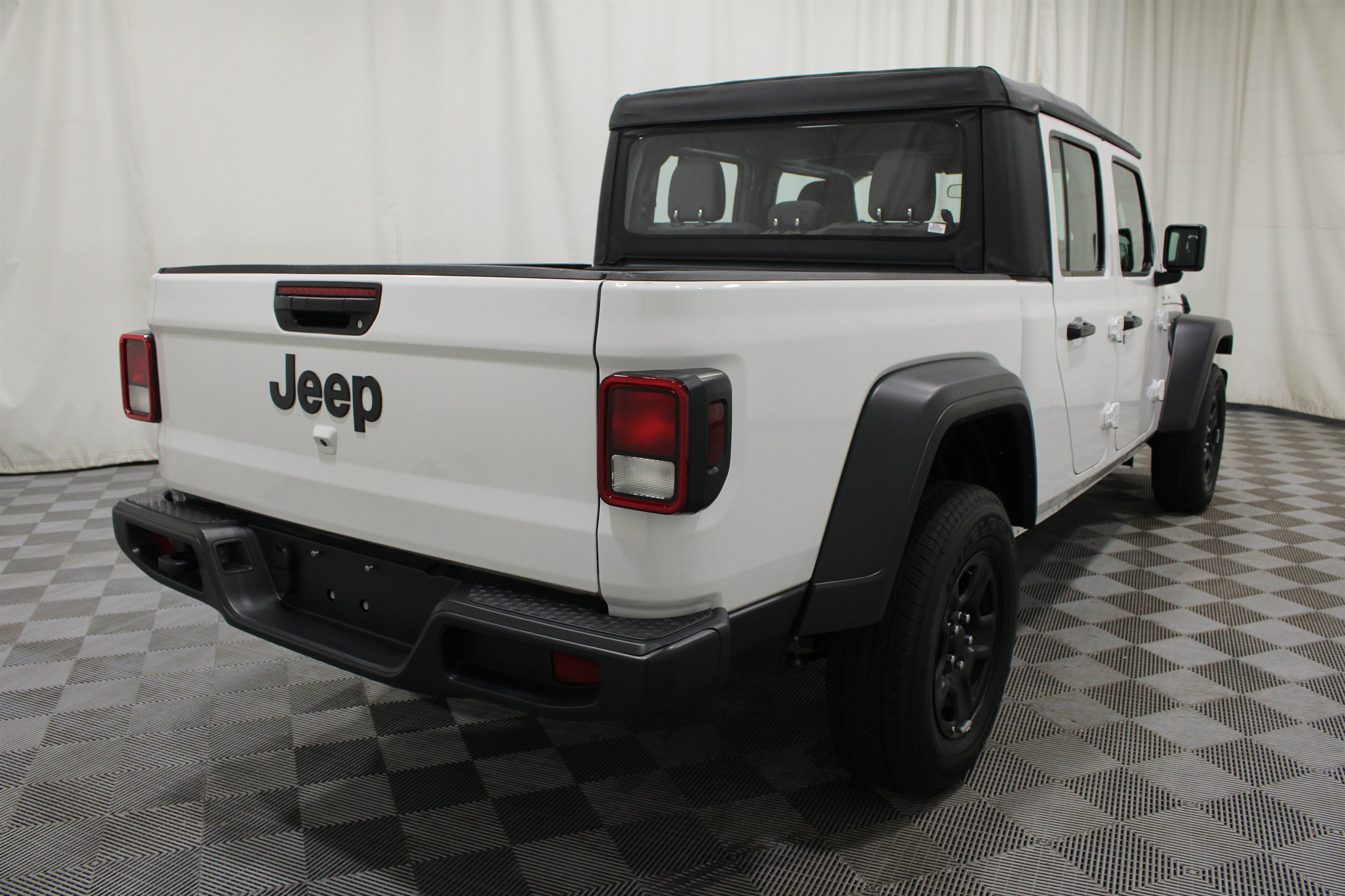 Used 2025 Jeep Gladiator Sport AWD/4WD image 27