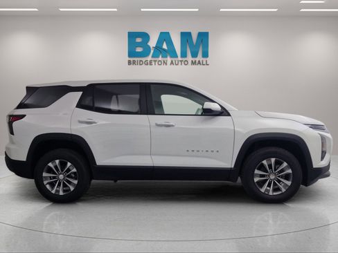 New 2026 Chevrolet Equinox LT w/ Convenience Package II image 2