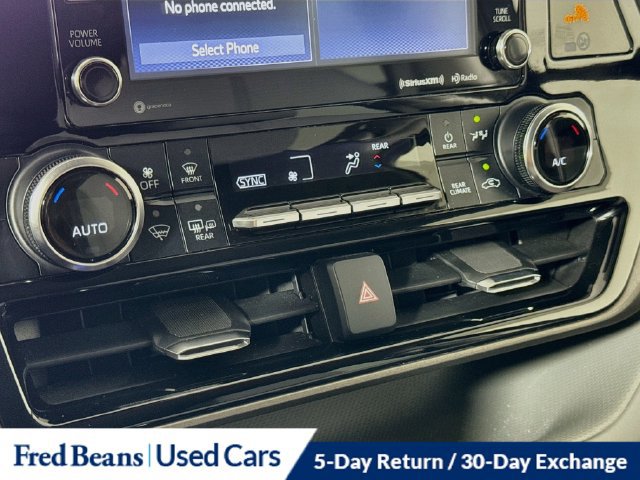 Used 2022 Toyota Highlander LE AWD/4WD image 22