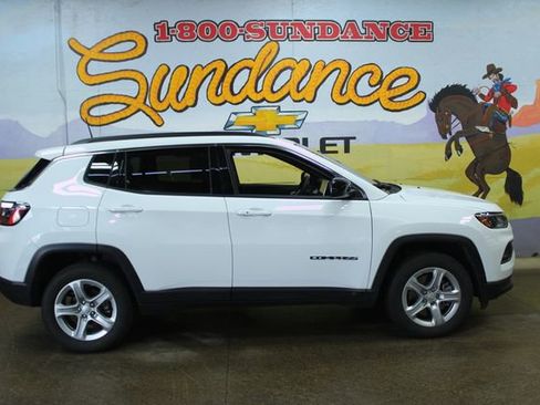 Used 2024 Jeep Compass Latitude w/ Convenience Group image 1