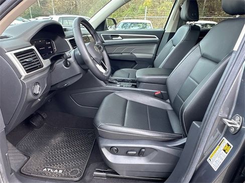 Used 2023 Volkswagen Atlas SE image 9