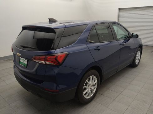 Used 2022 Chevrolet Equinox LS w/ LS Convenience Package FWD image 9