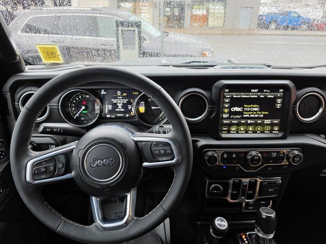 Used 2023 Jeep Wrangler Unlimited Sahara w/ Cold Weather Group AWD/4WD image 5