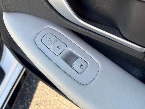 Certified 2025 Hyundai Sonata SEL FWD image 32