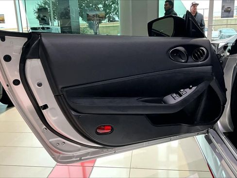 New 2025 Nissan Z NISMO w/ Floor Mat Package image 15