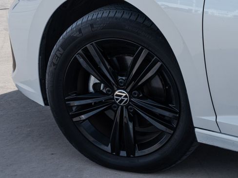 Used 2023 Volkswagen Jetta SE w/ Panoramic Sunroof Package image 39