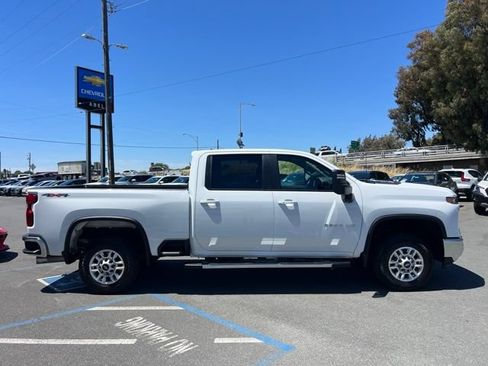 Used 2025 Chevrolet Silverado 2500 LT w/ Convenience Package AWD/4WD image 5