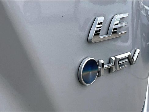 Used 2025 Toyota Corolla LE image 10