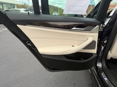 Used 2019 BMW 540i xDrive w/ M Sport Package image 23