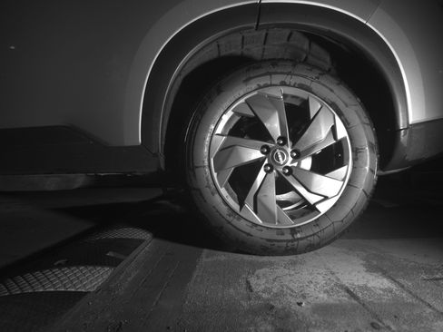 Used 2025 Nissan Rogue SV image 14