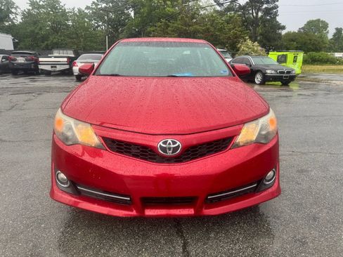 Used 2014 Toyota Camry SE FWD image 3