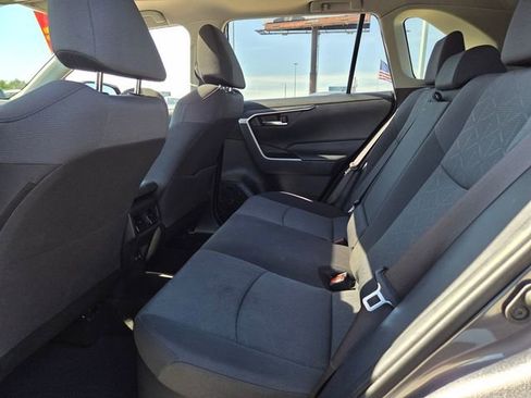 Used 2019 Toyota RAV4 XLE w/ Carpet Mat Package AWD/4WD image 6