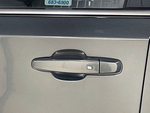 Used 2022 Chevrolet Traverse LT AWD/4WD image 18